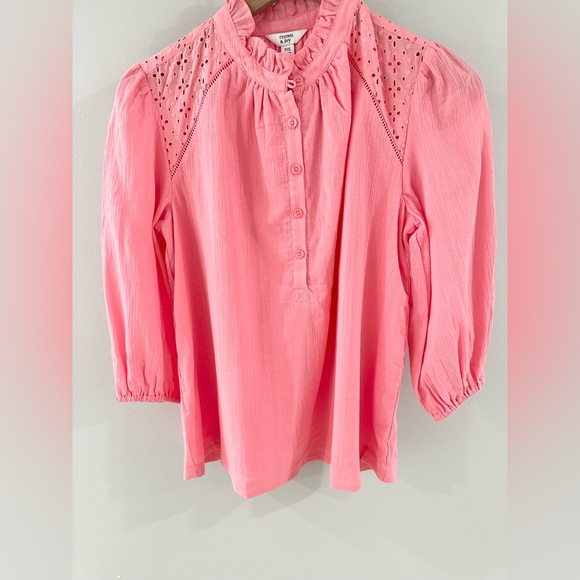NWT Crown & Ivy Eyelet Trim Blouse Size Small - Picture 4 of 6